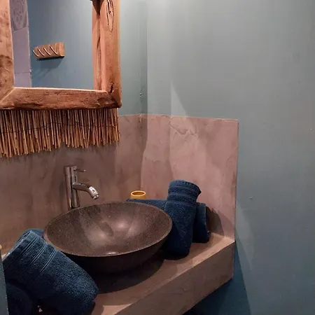 Pensión Terre De Boheme 4*